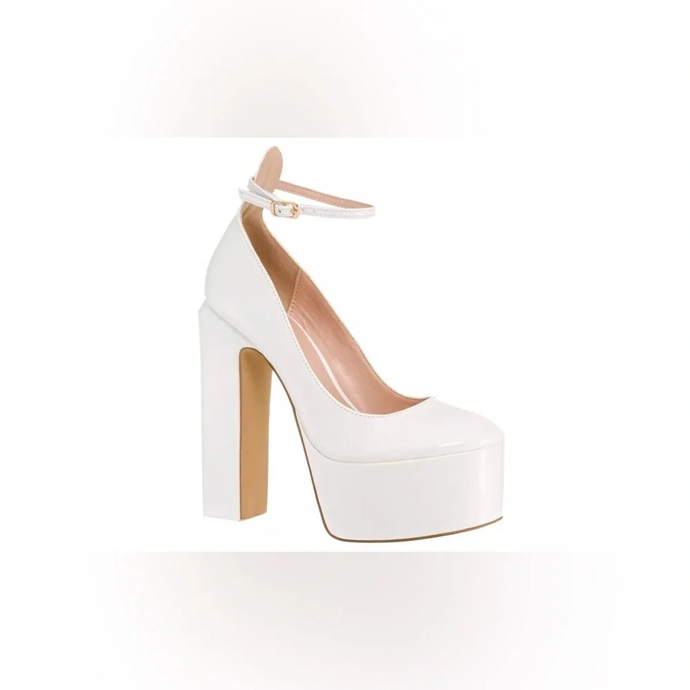 Lady Godiva Abbey Women's Platform Pump